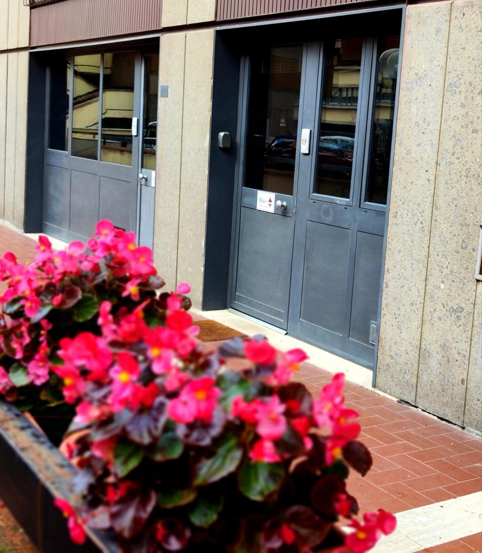 Gemme Fiorentine Apartments In Front Of The Train Station 5 Minutes From The Centre Free Parking Florenz Exterior foto