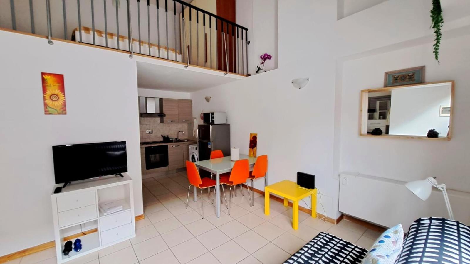 Gemme Fiorentine Apartments In Front Of The Train Station 5 Minutes From The Centre Free Parking Florenz Exterior foto